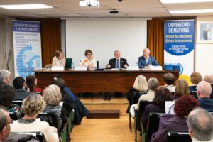 Celebrado el acto de nombramiento de los Colegiados de Honor 2024 y bienvenida a nuevos colegiados.