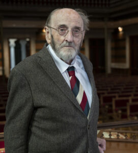 Los reyes entregan el Premio Cervantes 2024 al escritor Álvaro Pombo.
