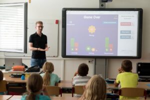 ¿Cómo debe ser un maestro? Las facultades de Educación se dividen ante el futuro cambio del grado de Magisterio
