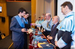 El Colegio Profesional impulsa el futuro talento en la Graduación de la Facultad de Geografía e Historia de la UCM